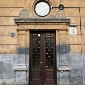 У Львові відновили будинок, який постраждав від російського обстрілу