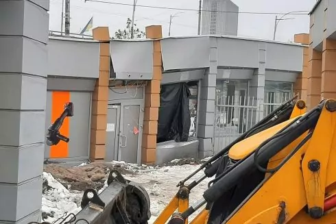 На Деміївці з'їзд на проспект Лобановського повністю перекрили: схеми руху транспорту