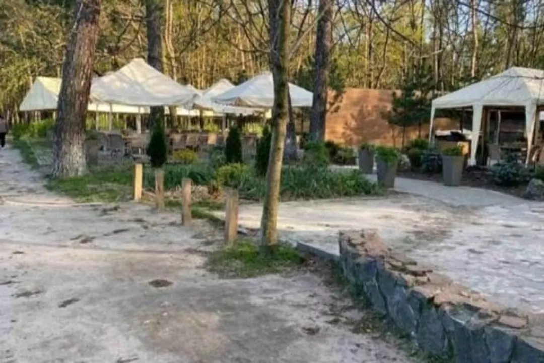 У парку "Партизанської слави" знесуть незаконно побудоване кафе