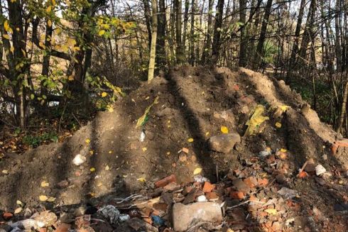 За фактом скидання будівельного сміття на березі озера Тягле відкрили кримінальне провадження