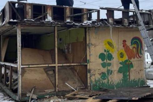 На вулиці Старовокзальній у Києві демонтують МАФи