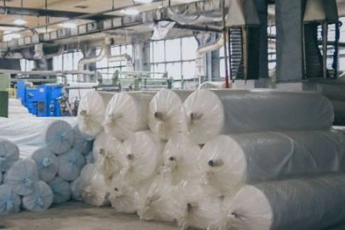 В Україні працює фабрика, яка створює тканини з пластикових пляшок