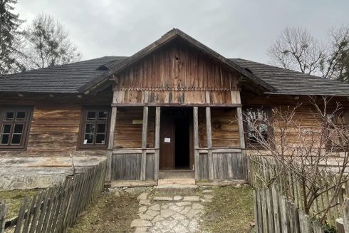 У Львові реставрують галицьку дерев'яну школу, якій більше 140 років