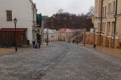 На Андріївському узвозі прибрали стихійну торгівлю