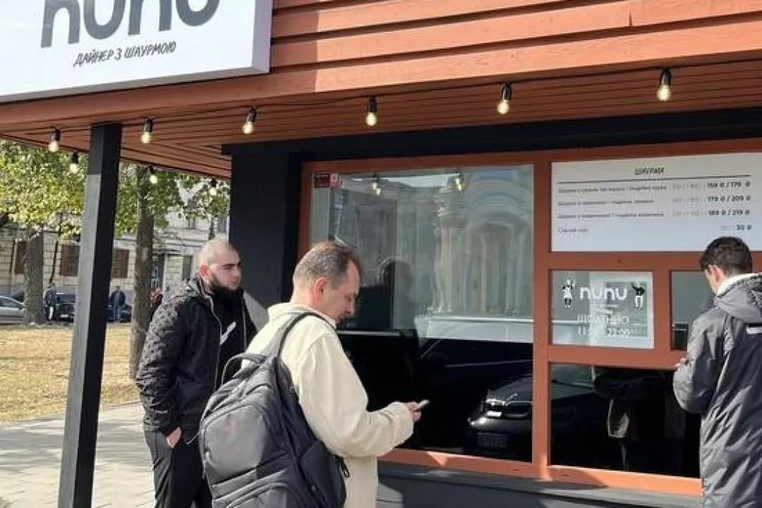 На Контрактовой площади открылось заведение Nunu: с шаурмой &laquo;новой волны&raquo; от киевского шефа