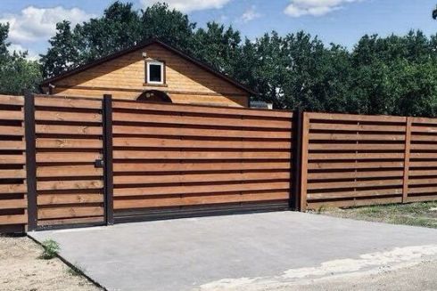 У Києві чоловік незаконно побудував будинок на території ландшафтного заказника