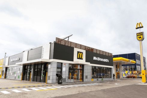 Під Києвом відкрили McDonald's із сонячними панелями