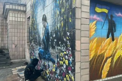 У Бучі американські художники створили мурал на місці масового розстрілу цивільних