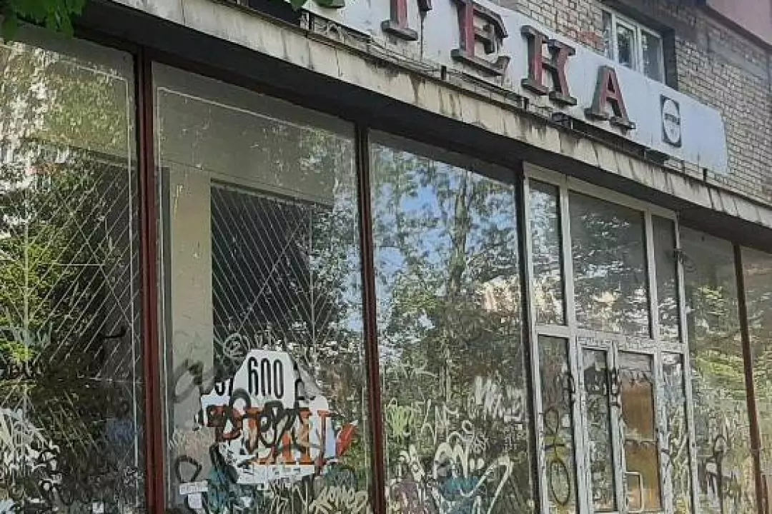 На Дарниці намагалися поцупити приміщення аптеки вартістю 12 млн грн
