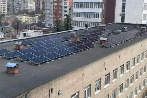 У Хмельницькому лікарня вперше почала продавати електроенергію від сонячних панелей