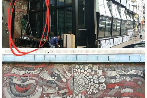 Ресторан на Печерську закрив прибудовою мозаїку. Активісти вимагають її знести