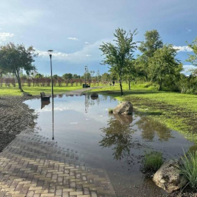 У Києві затопило щойно відкритий Оболонський острів: фото