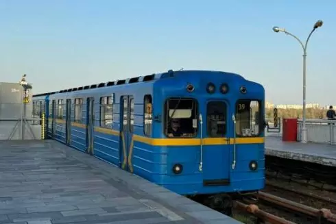 У метрополітені Києва працюватиме більше жінок