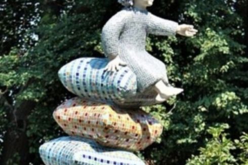 Комісія КМДА зі збереження культурної спадщини підтримала відновлення "Дівчинки на подушках"