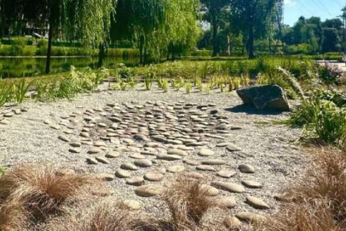 У Деснянському районі облаштували дощовий садок: як він виглядає