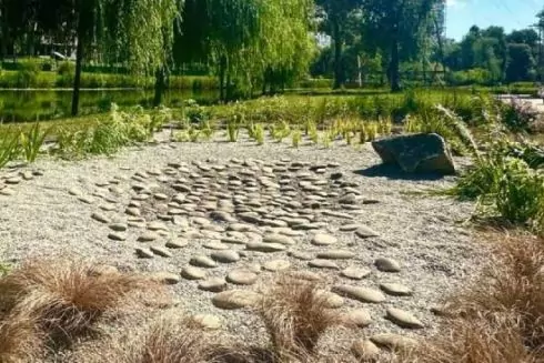 У Деснянському районі облаштували дощовий садок: як він виглядає