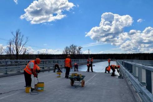 На Київщині відновлюють пошкоджений міст через річку Ірпінь: коли відкриють рух