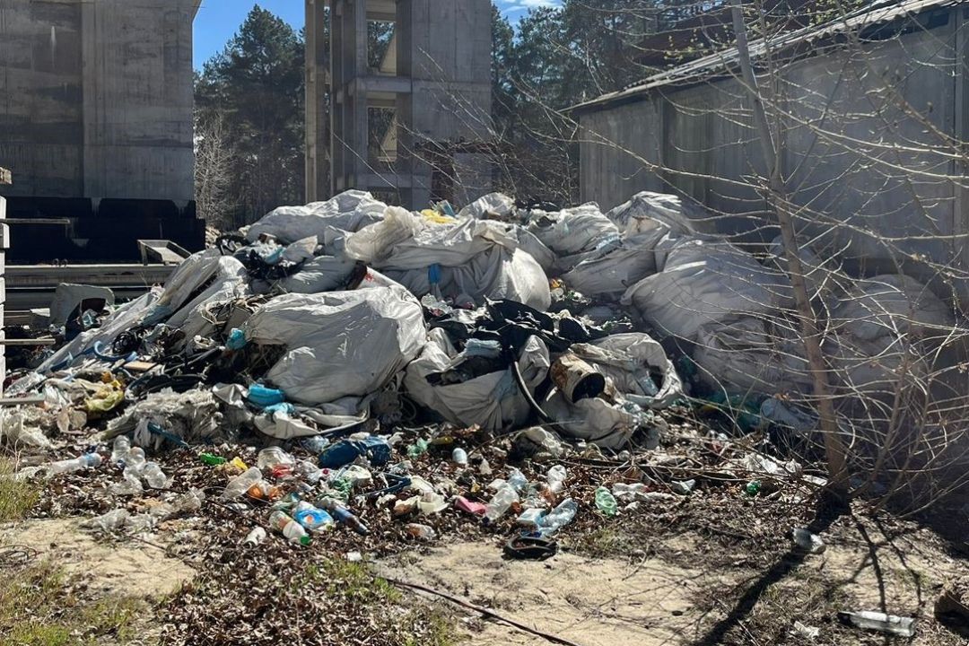 Під час будівництва Подільськго мосту будівельними відходами забруднили Труханів острів