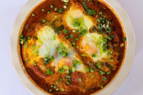 Шакшука: как приготовить популярный завтрак