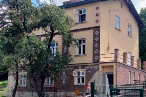 Дивіться, як відновлюють історичну віллу у Львові: раніше тут планували збудувати ЖК