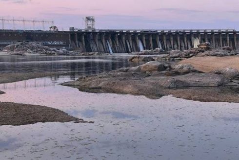 Як виглядає русло Дніпра у Запоріжжі після атаки на ДніпроГЕС