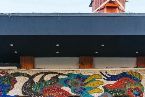 Ресторан у Києві з єдиною збереженою мозаїкою Алли Горської виставили на продаж