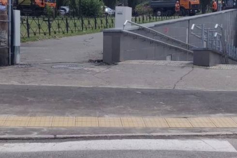 У Солом'янському районі понизили тротуари та облаштували тактильну плитку: адреси