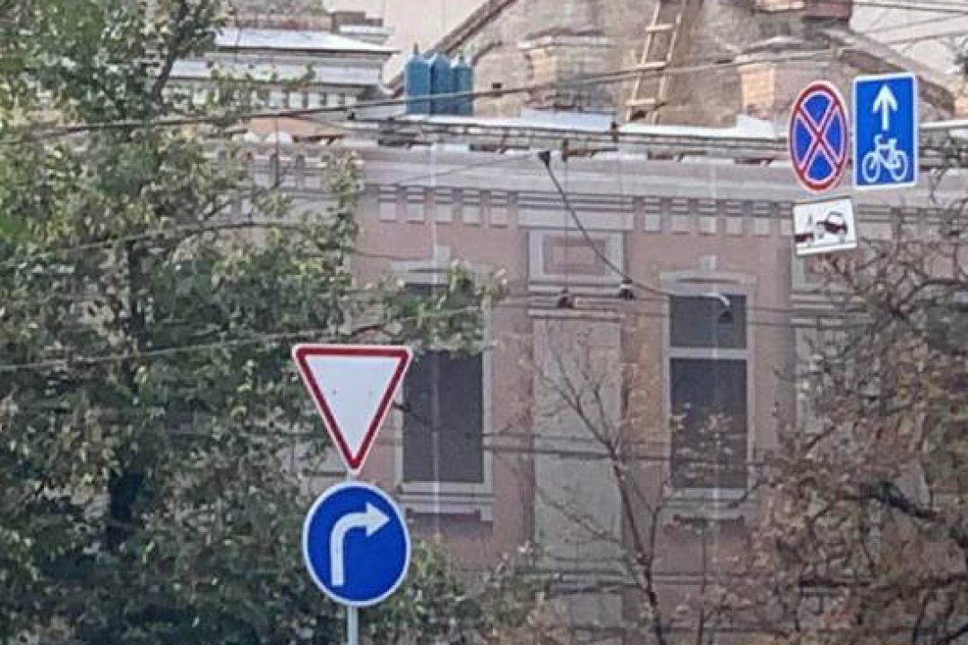 На вулиці Січових Стрільців намагалися розібрати історичний будинок Лук’янівської поліцейської дільниці