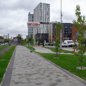 У Львові облаштували простір перед ТРЦ, який згодом перетворять у пішохідний бульвар: фото