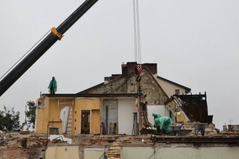 Як у Львові відновлюють будинки після обстрілу у вересні: фото