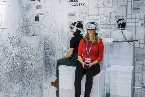 Окуляри доповненої реальності, які показують екологічні наслідки війни в Україні, презентували на кліматичній конференції