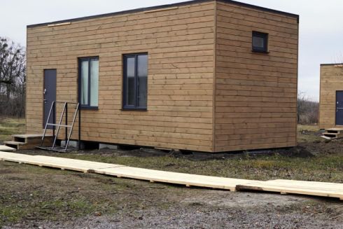 Модульні будинки для ВПО завершують будувати на Сумщині: який вигляд вони мають