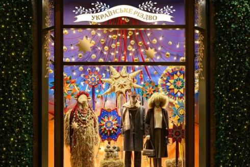 ЦУМ презентував нові святкові вітрини “Українське Різдво”: фото