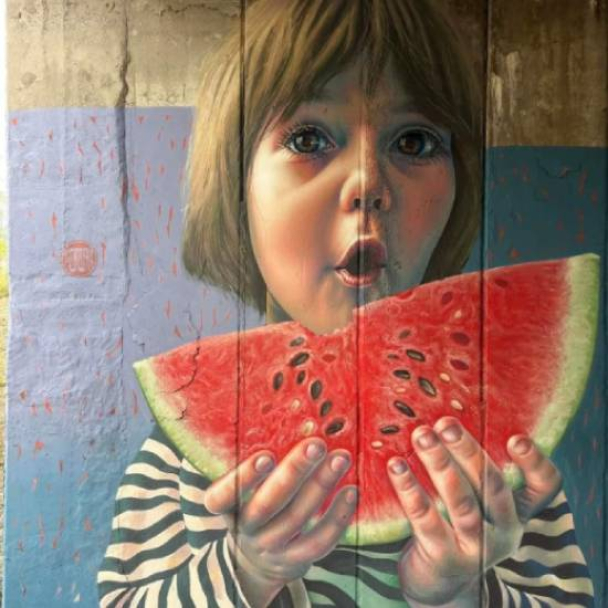 Стріт-арт художник Саша Корбан намалював новий мурал на Оболоні