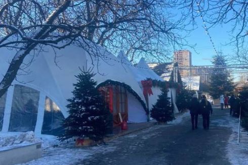 На ВДНГ відкрили &ldquo;Зимове містечко незламності&rdquo;: з автономним опаленням та Starlink