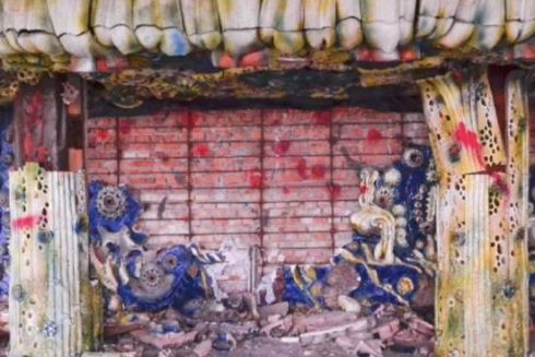 Унікальне керамічне панно знищили вандали у Дніпрі