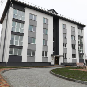 В Гостомелі відновили багатоквартирний будинок, зруйнований росіянами