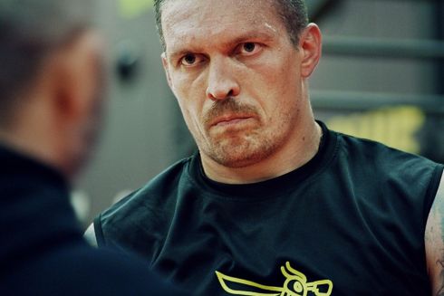 На Netflix вийшов фільм "Абсолютне чемпіонство" про Усика та Ф'юрі