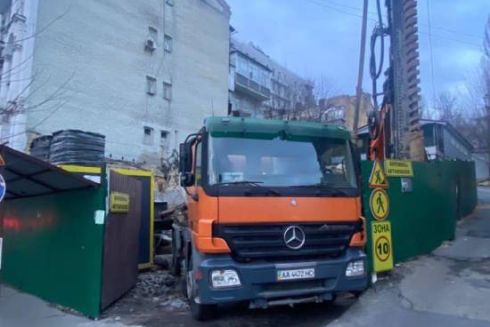 На місці історичної садиби Лошевичів в центрі Києва продовжують будівництво ЖК: фото