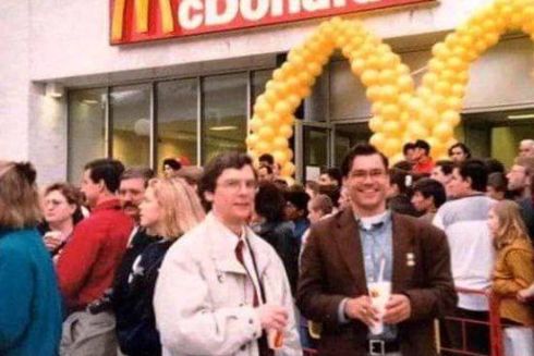 Фото дня: McDonald's на Лукʼянівці у день відкриття 1997 року