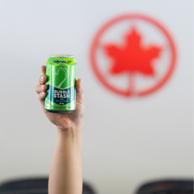 Air Canada вводить безкоштовне пиво та вино в економкласі на всіх рейсах