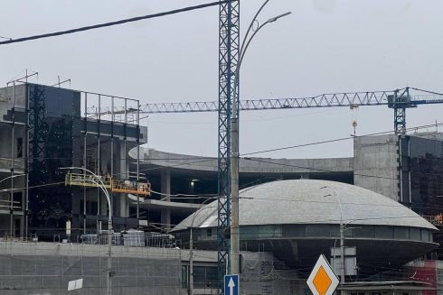 "Літаючу тарілку" на Либідській продовжують забудовувати, а Київрада ігнорує петицію щодо її збереження