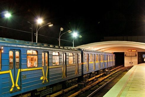 Що робити, якщо ваші речі впали на колію: у київському метро розказали, як діяти в таких ситуаціях