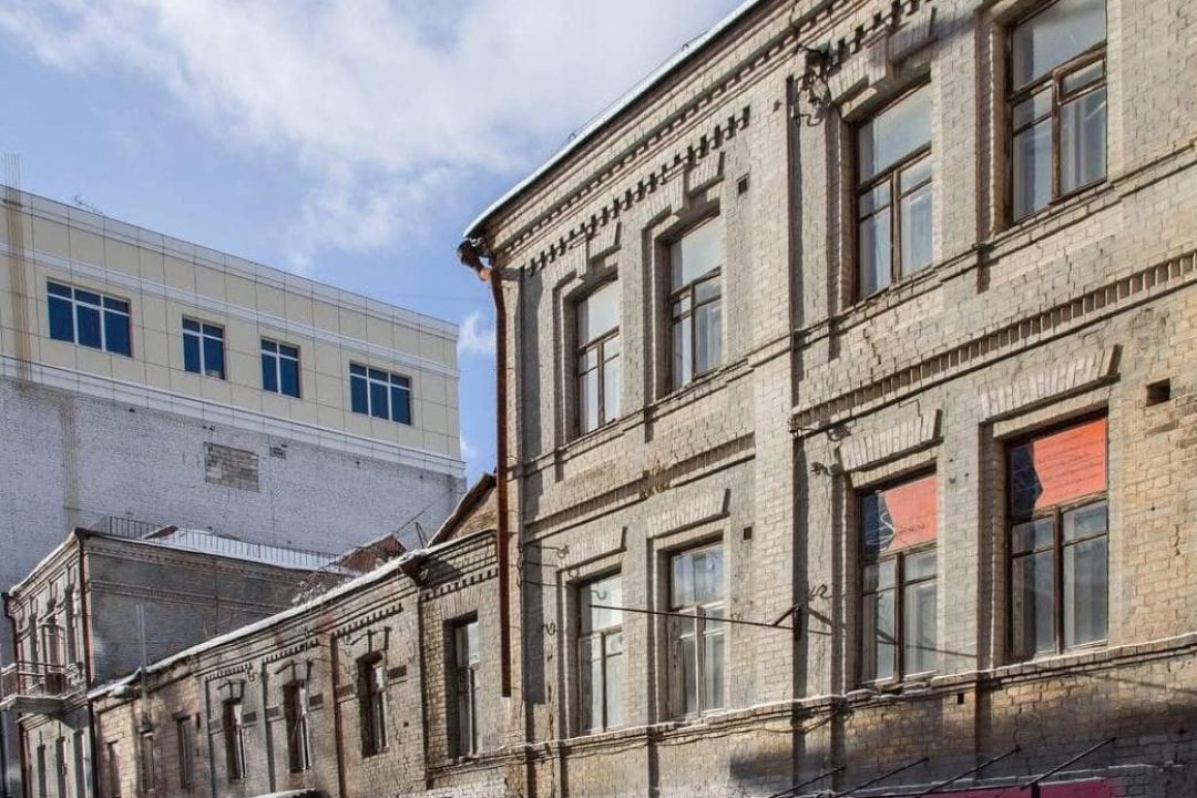 Кияни закликають врятувати садибу Ніцке на Подолі від знесення та будівництва офісного центру на її місці