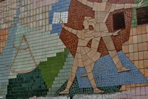 Мозаїку 1962 року хочуть зашити утепленням у Дніпровському районі