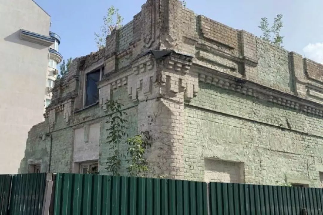 Полиция открыла уголовное производство из-за разрушения 100-летней лесопилки Снежко
