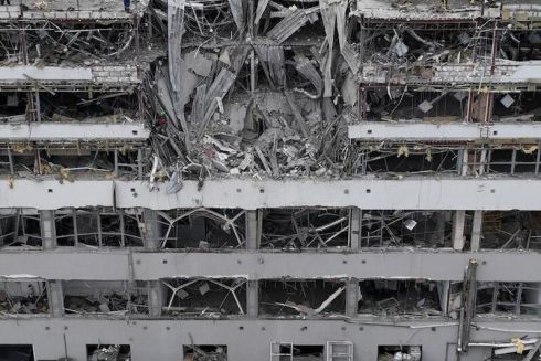 БЦ Grey Plaza у Києві зруйновано внаслідок обстрілу: напередодні його виставили на продаж за 23 млн доларів
