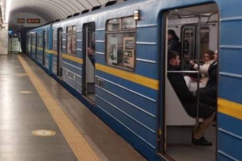 У Києві збільшили інтервали руху поїздів метро: нові графіки