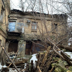 На Вознесенському узвозі почали розбирати залишки садиби 1898 року