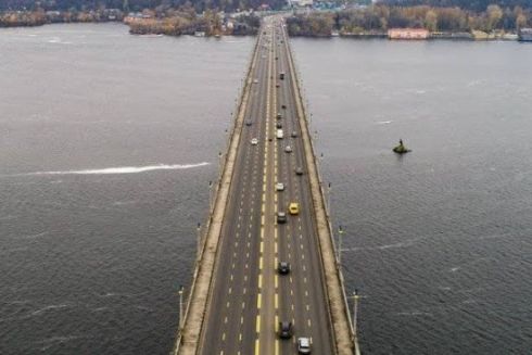 В Інституті електрозварювання закликали терміново закрити міст Патона на ремонт